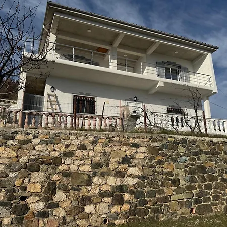 度假居 View Udenisht